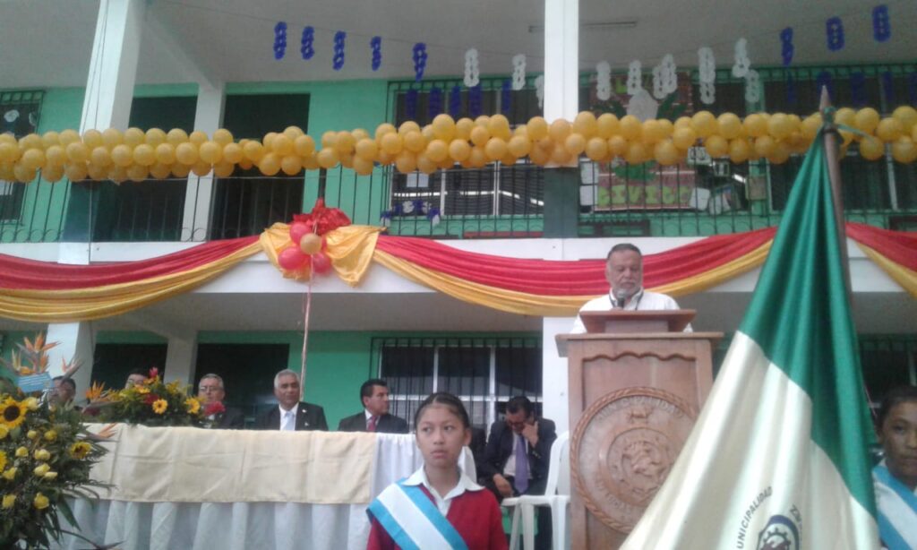 Escuela Oficial Urbana Mixta “República Federal de Centro América” en el municipio de San Lucas Sacatepéquez