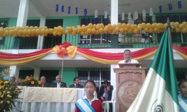 Escuela Oficial Urbana Mixta “República Federal de Centro América” en el municipio de San Lucas Sacatepéquez